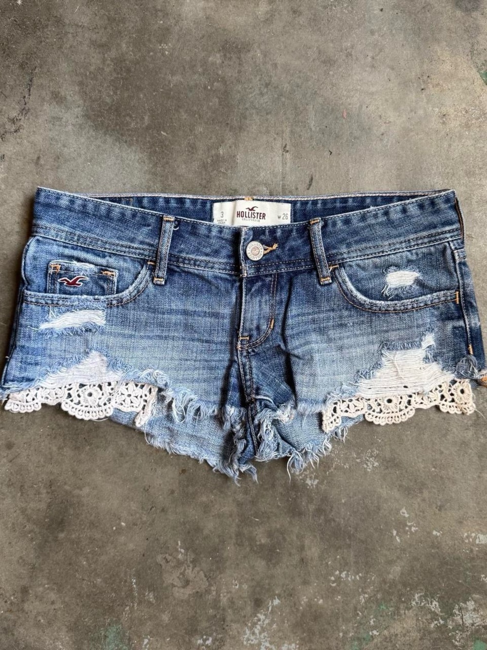 2000s Hollister low rise shorts